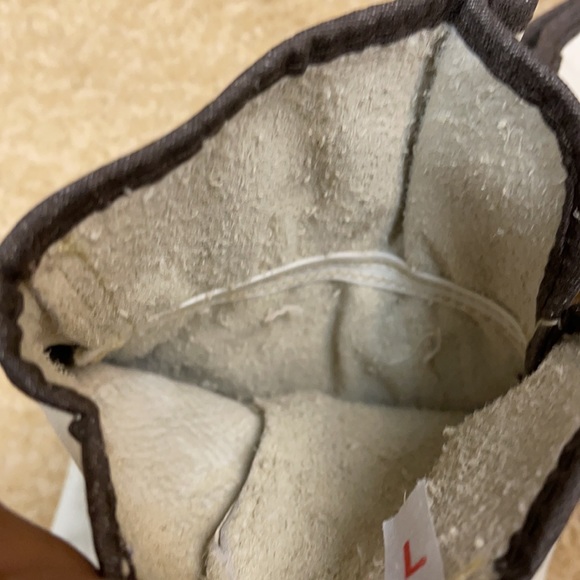 NWOT leather gloves - Picture 4 of 4